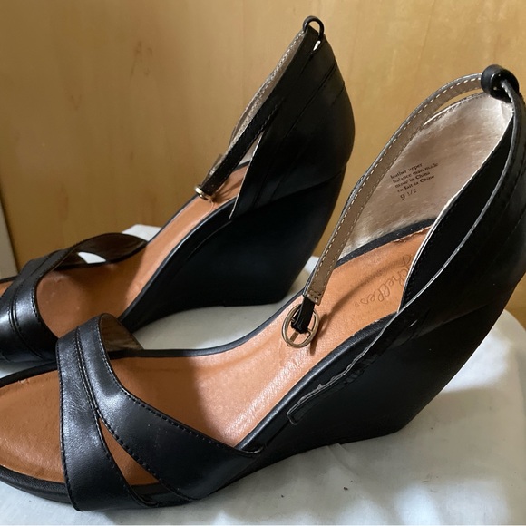 Perfect summer dress shoe, worn only a few times! - Picture 2 of 4